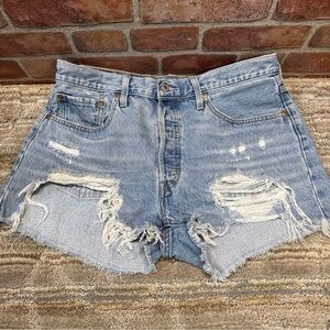 Levi’s women shorts Sz 32